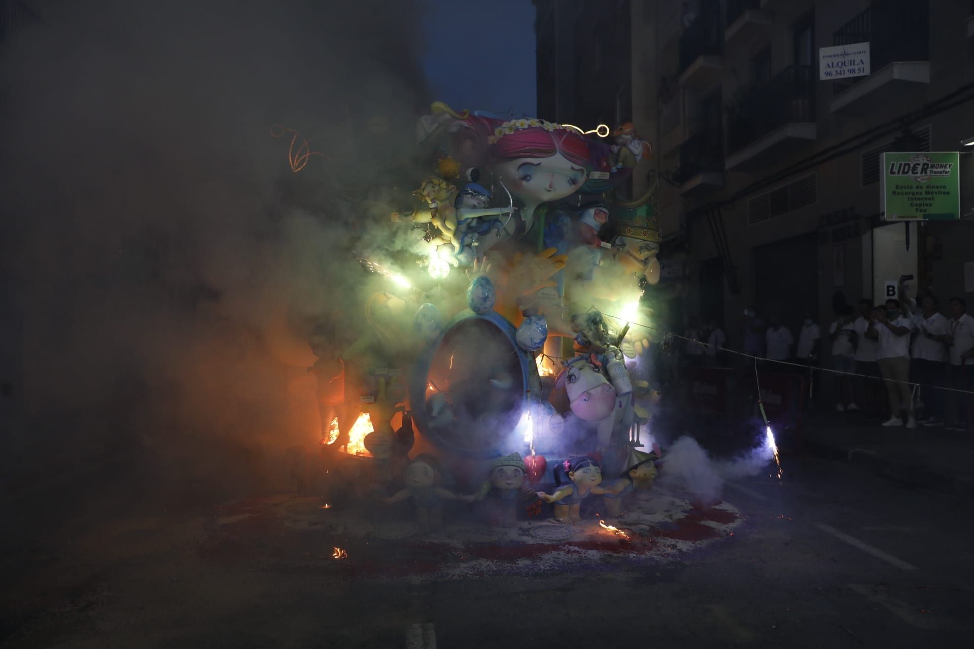 Así ha sido la Cremà de la falla Convento Jerusalén - Matemático Marzal