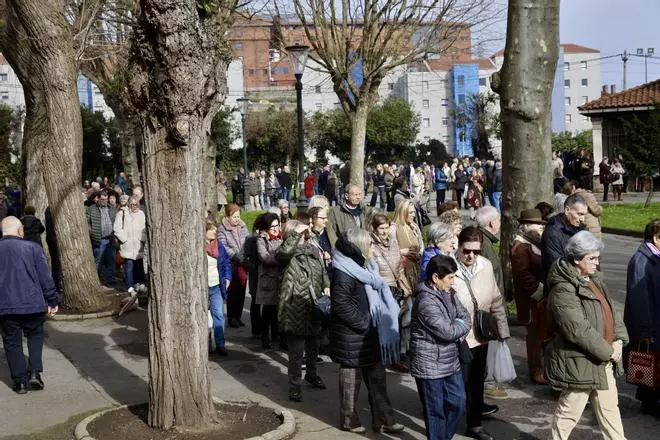 EN IMÁGENES: La parroquia de Jove se vuelca con las rosquillas para celebrar San Blas