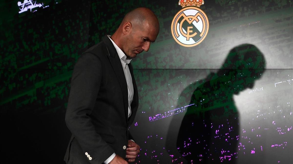 El francés Zinedine Zidane comparece ante los medios de comunicación tras su regreso como entrenador del Real Madrid