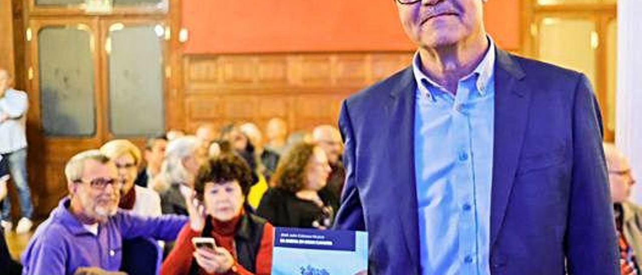 José Julio Cabrera, ayer en la presentación del libro en el Gabinete Literario.