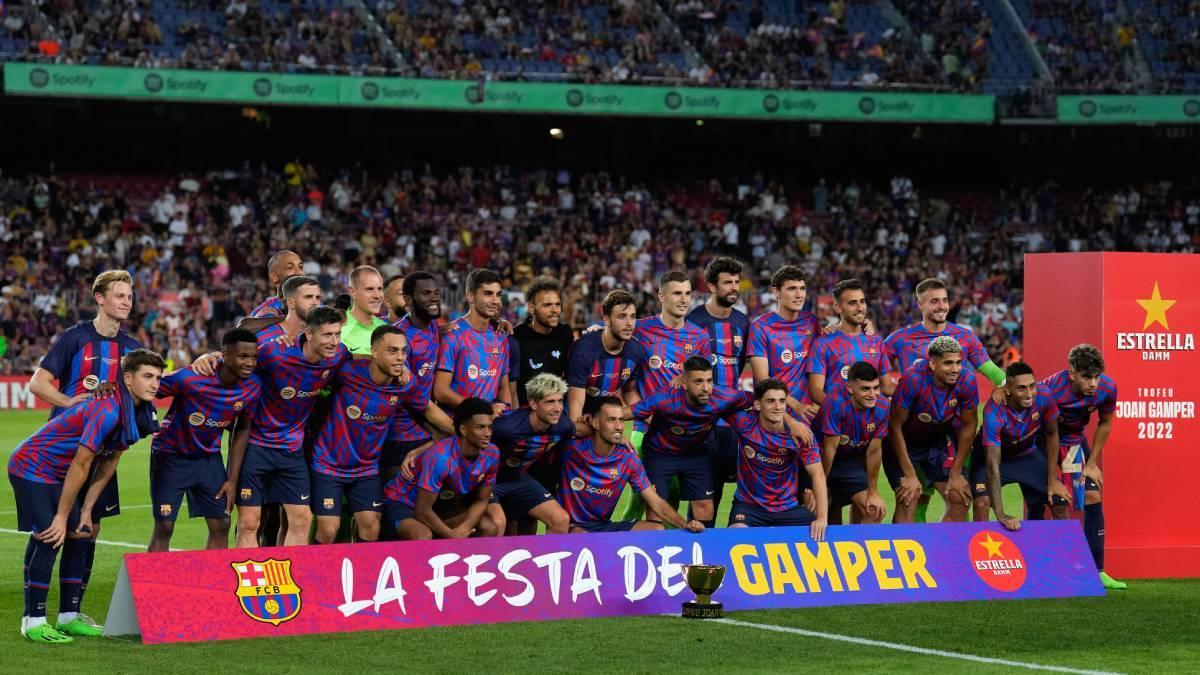 La afición del Barça disfruta de la Fiesta del Gamper