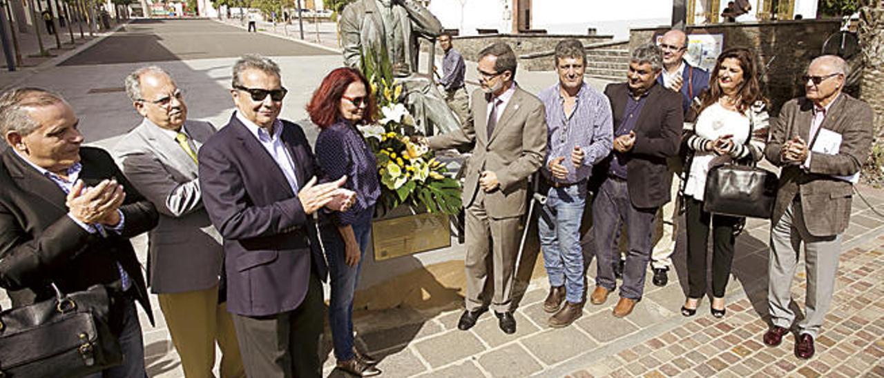 Imagen del acto institucional de homenaje a Manuel Velázquez, creador de la Ley de los Cabildos, ayer.