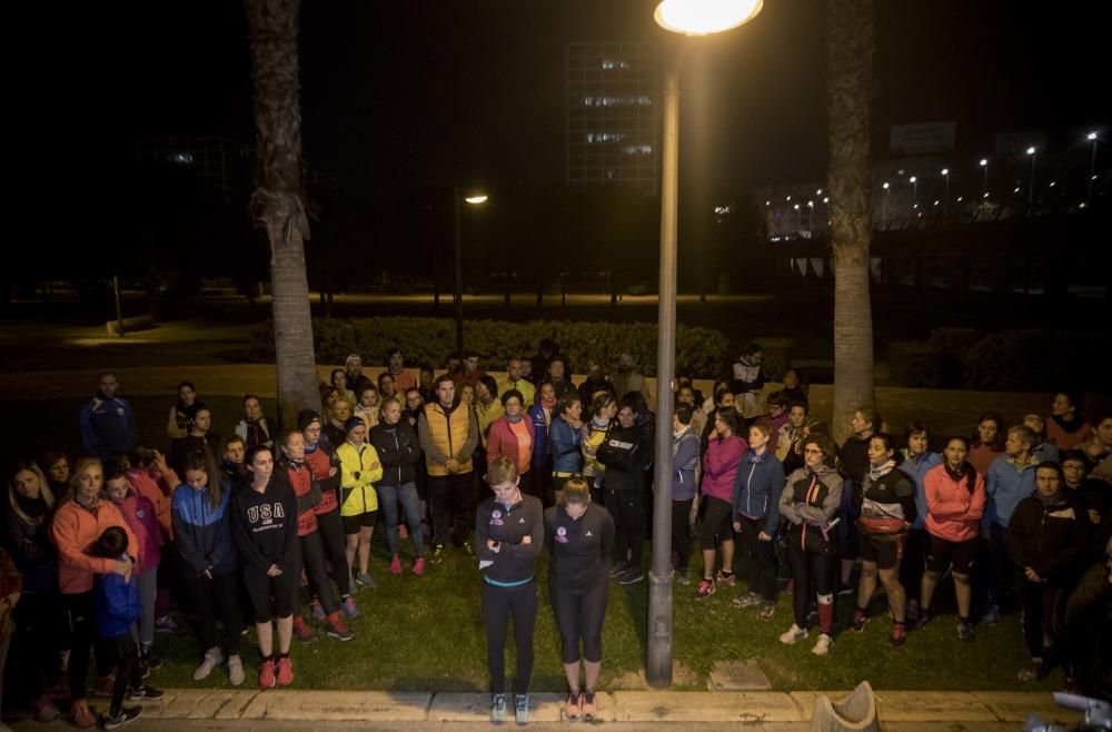 Mujeres deportistas corren en València en recuerdo de Laura Luelmo