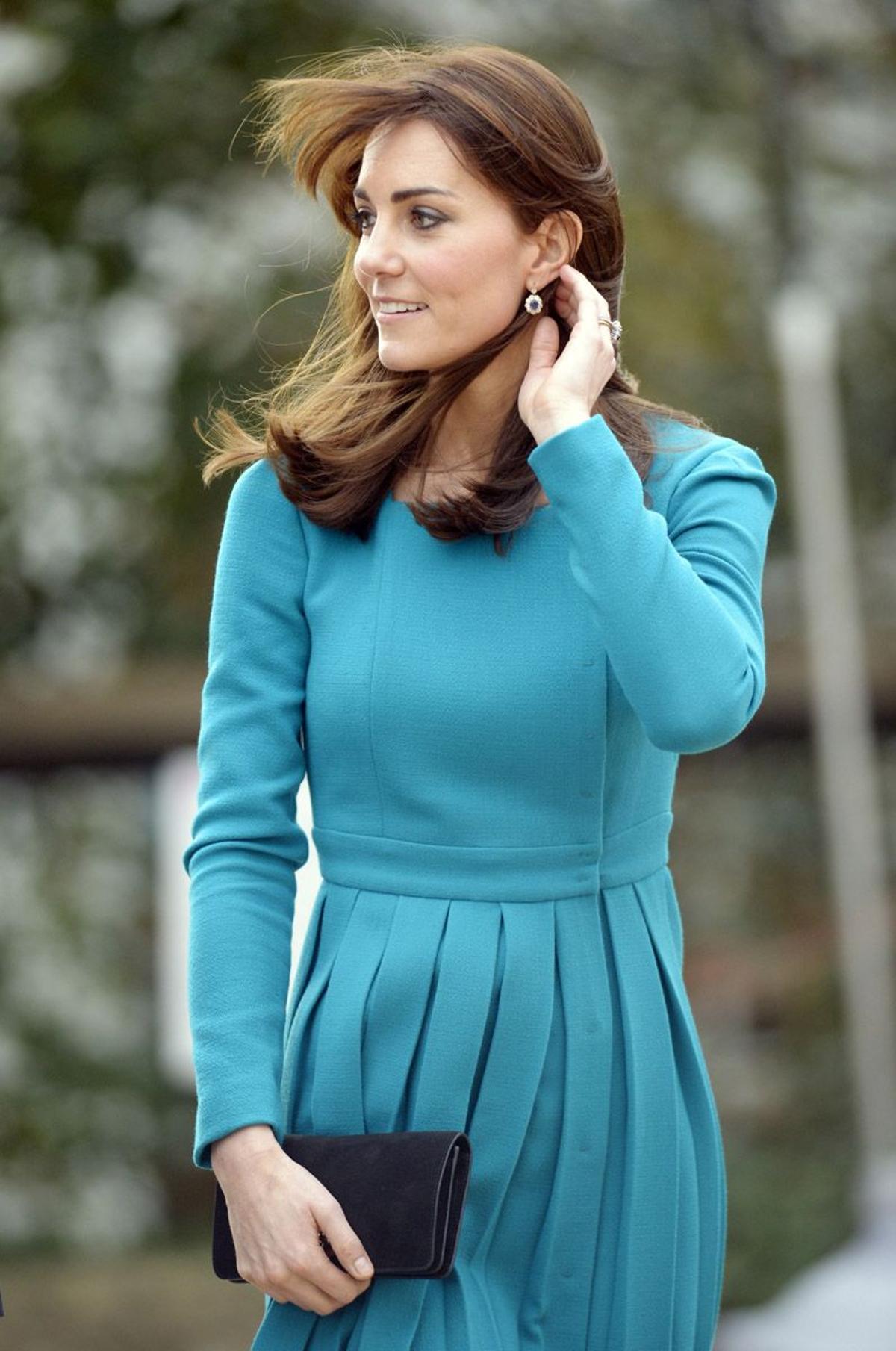 El gesto favorito de Kate Middleton: mano, pelo y oreja