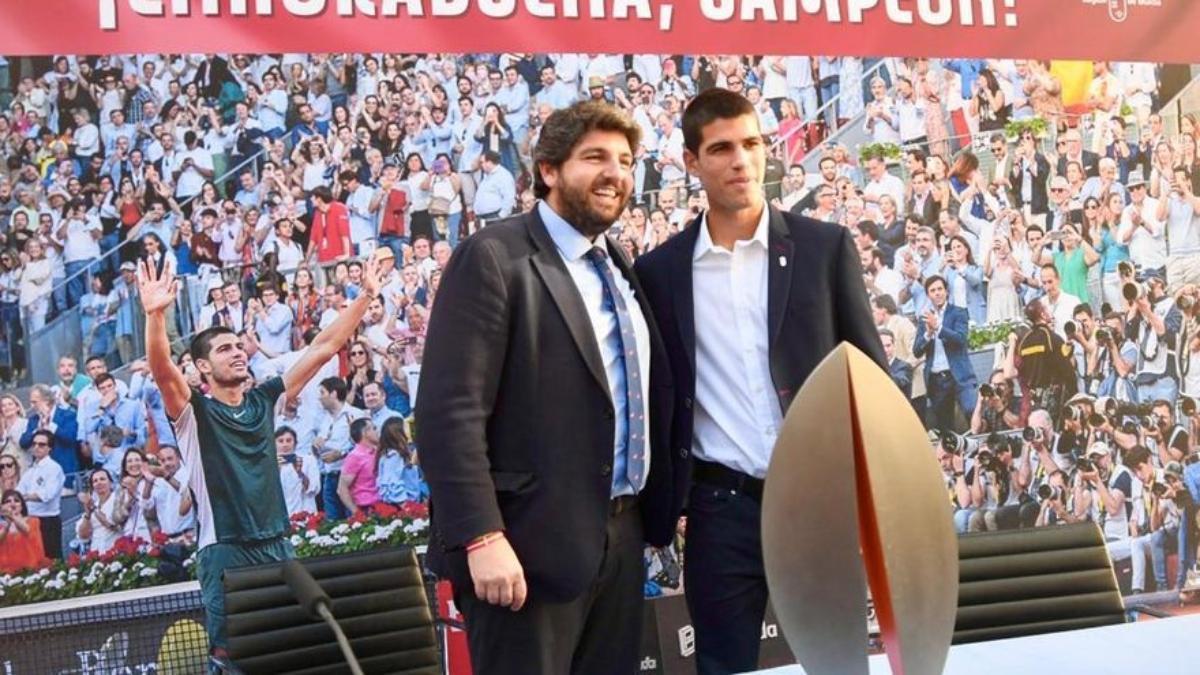 Carlos Alcaraz y Fernando López Miras durante la recepción en el Palacio de San Esteban