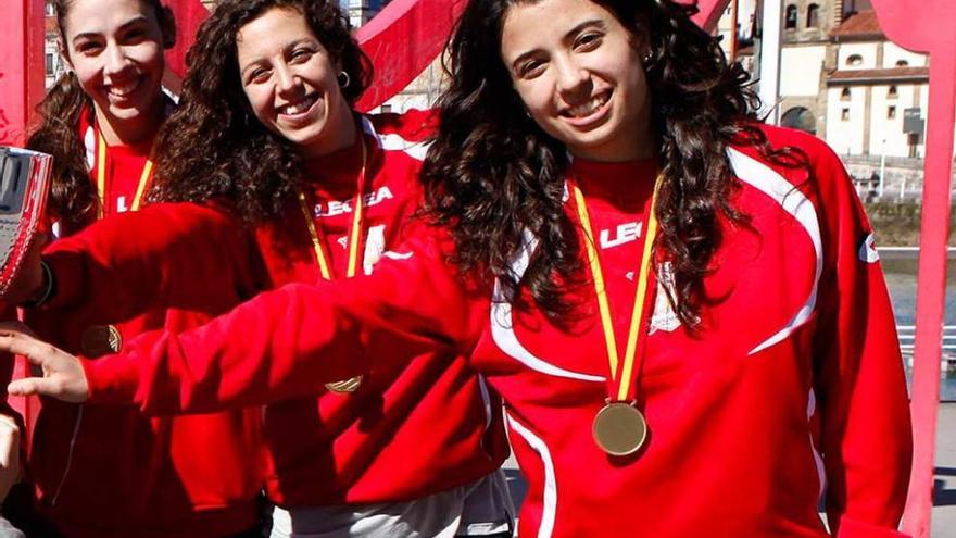 De izquierda a derecha, Marta González, María Díez y Sara González.