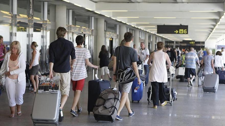 Tres áreas del Govern se alían contra el fraude en los rent a car