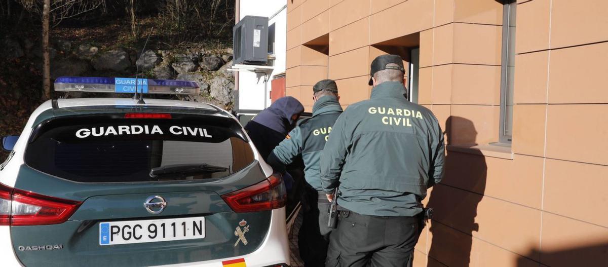 El forense investiga si la muerte de la mujer de Infiesto fue por una agresión