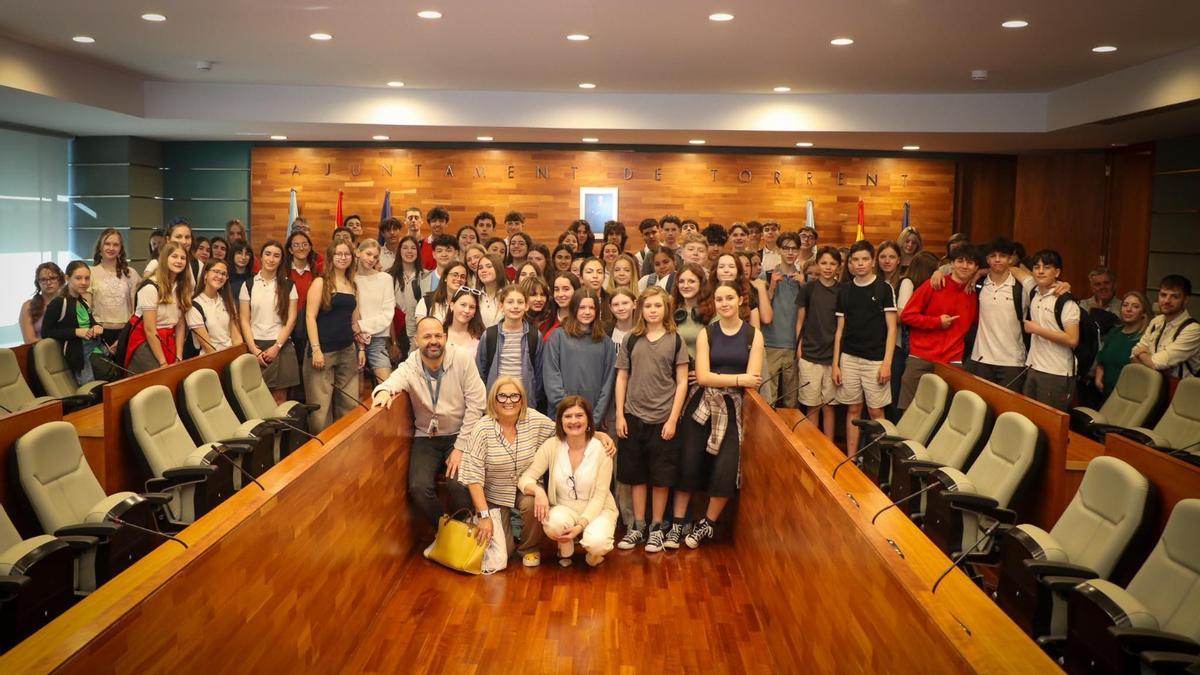 Visita de estudiantes de Torrent, Austria y Países Bajos al ayuntamiento de la ciudad.