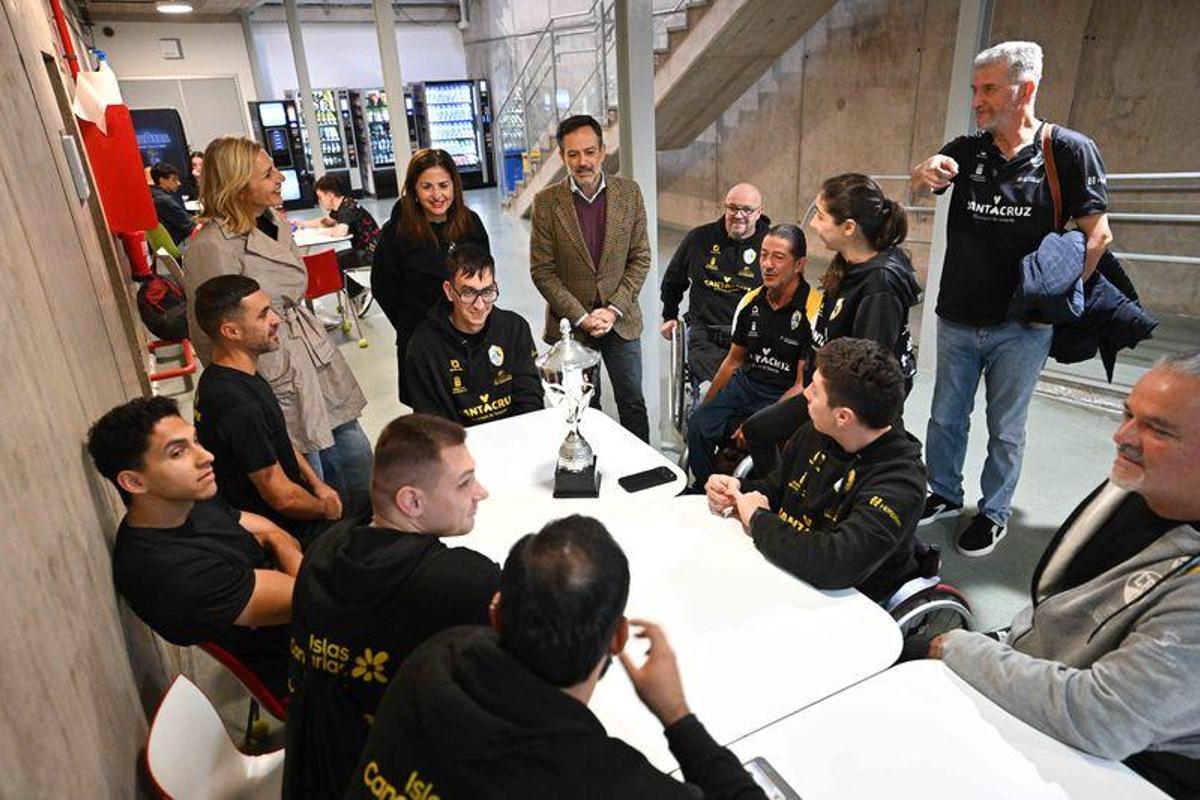 Lope Afonso, Yolanda Moliné y Águeda Fumero visitan al ADEIN Tenerife