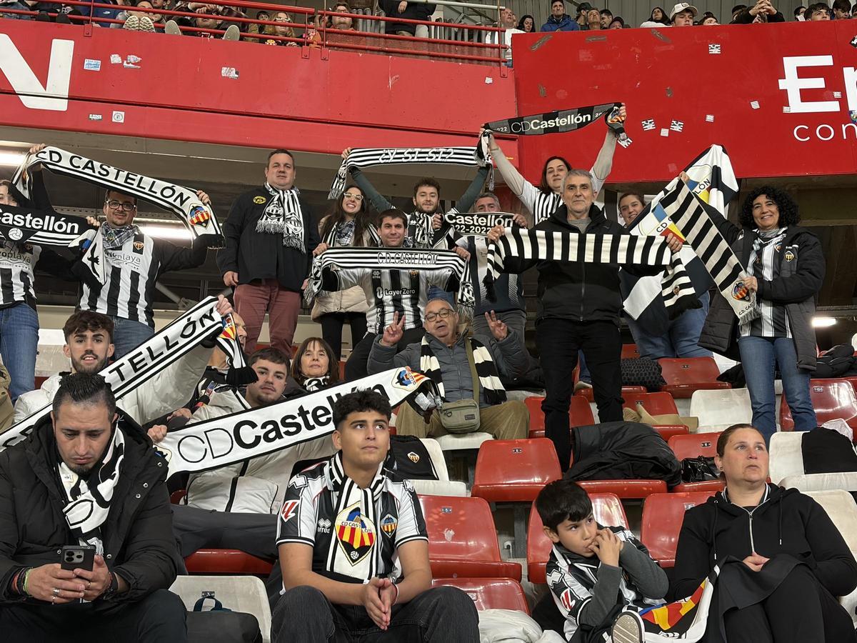 La afición del Castellón durante el Real Sporting-Castellón