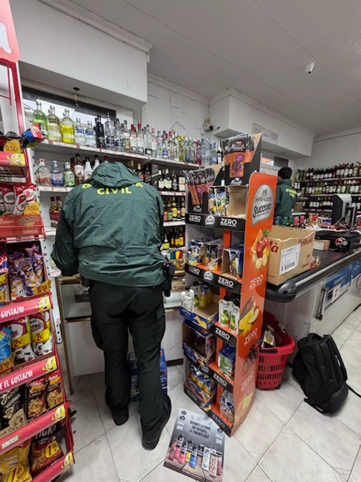 Destapen fraus elèctrics i irregularitats en botigues de comestibles de les comarques gironines