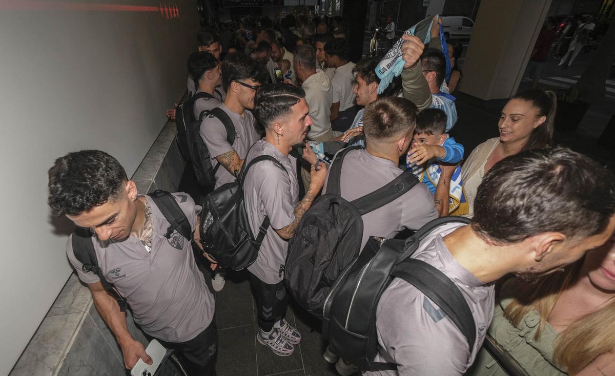 LLegada del equipo de fútbol Málaga CF al Hotel Cristina LLegada del equipo de fútbol Málaga CF al Hotel Cristina