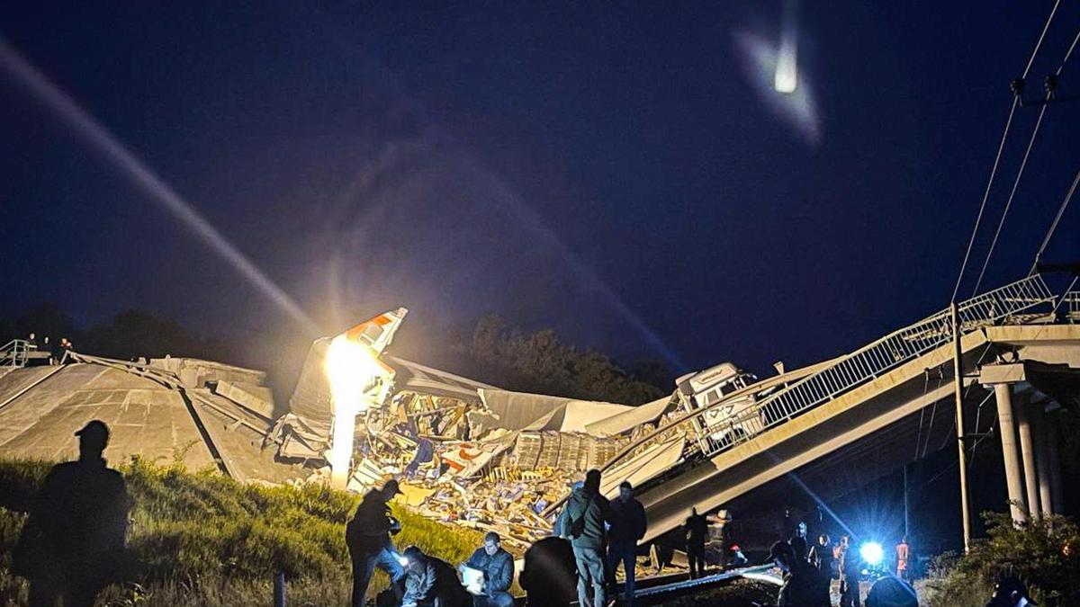 Colapso de un puente en Briansk (Rusia) por una explosión, a 1 de junio de 2025