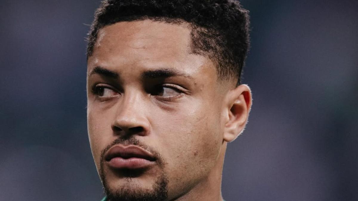 Vitor Roque recibió una durísima entrada y volvió a lesionarse el tobillo izquierdo