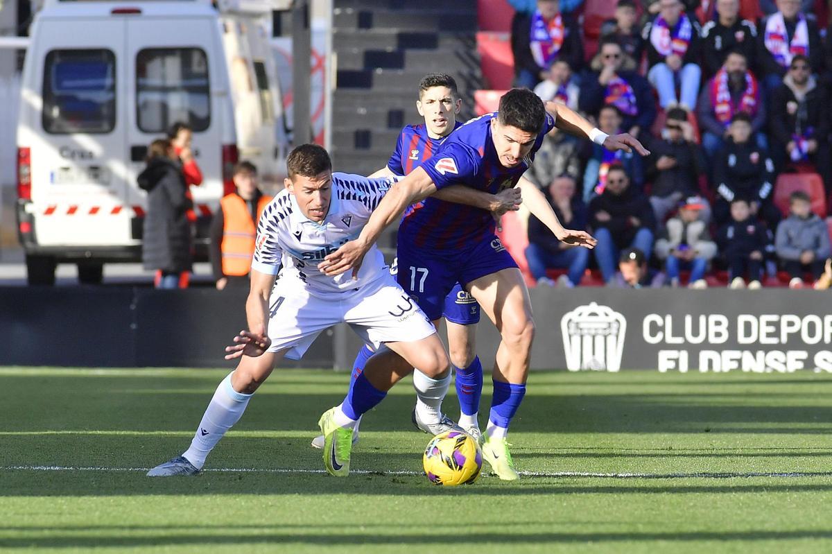 Eldense-Cádiz: El Eldense de Ponz toca fondo (1-4)