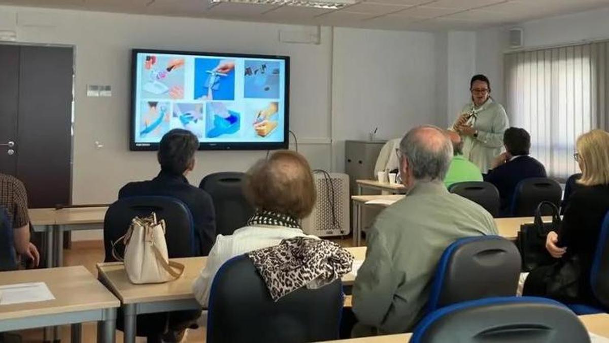 Actividad formativa de la asociación Parkinson Extremadura.