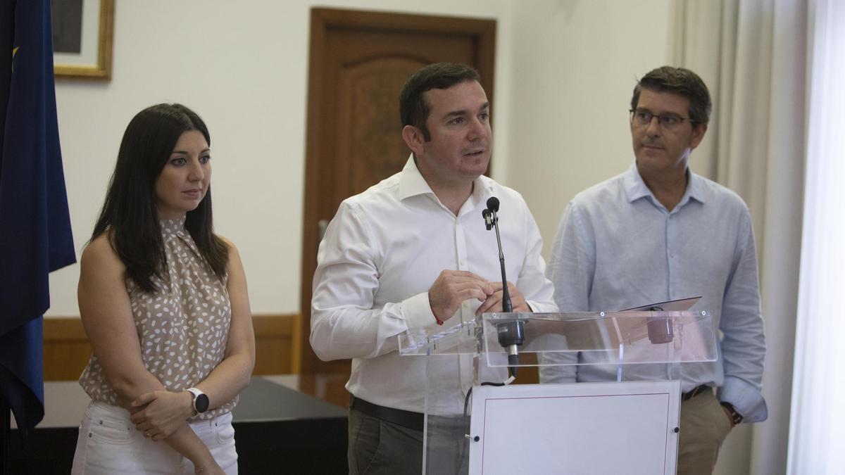 Ontinyent celebra el reconocimiento oficial a sus fiestas de Moros y Cristianos