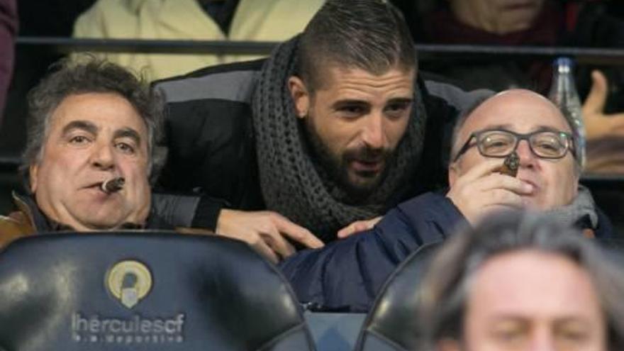 Ortiz, Portillo y Ramírez, en el palco del Rico Pérez en el partido ante el Sabadell.