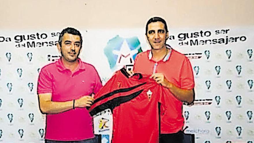 El presidente del club, Víctor Francisco, junto a Jaime Molina.