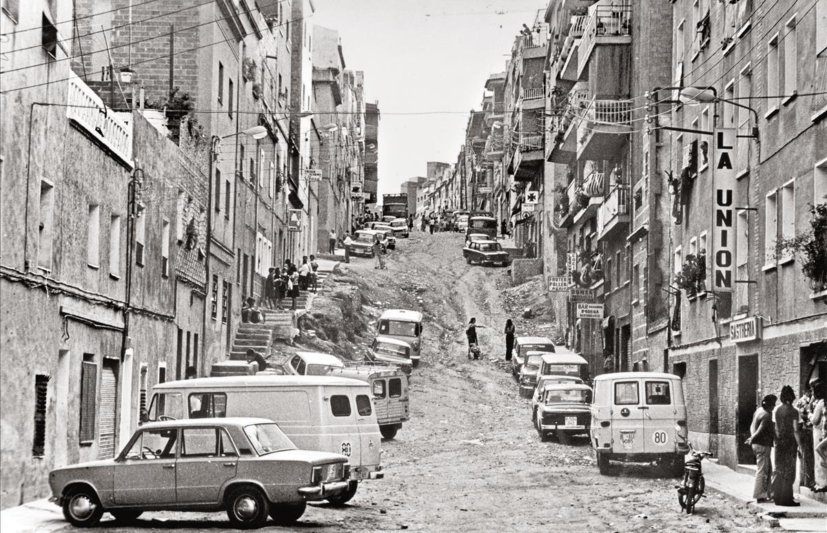 La calle de Simancas, barrio de Roquetes, en 1978, un ''Gernika urbanístico' en toda regla.