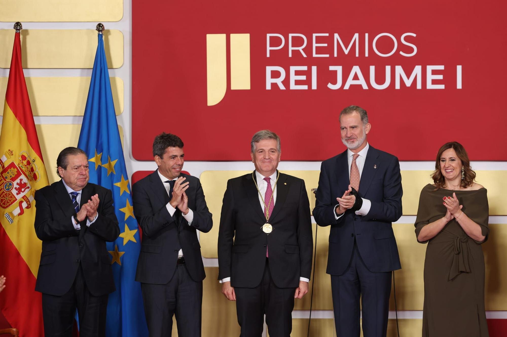Las autoridades en el acto de entrega de los premios Jaume I