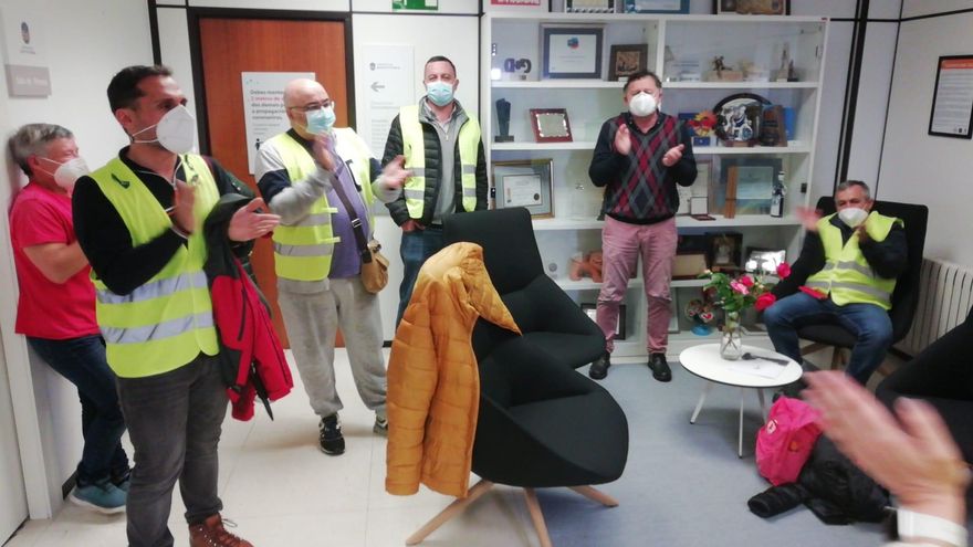 Trabajadores de Ence se encierran en el Concello de Pontevedra