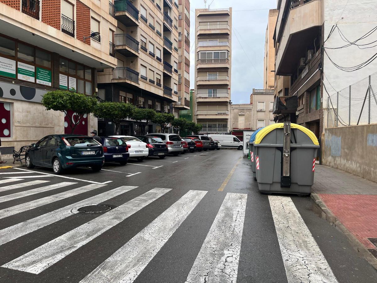 La calle Blasco Ibáñez es una de las más transitadas del centro urbano de Crevillent