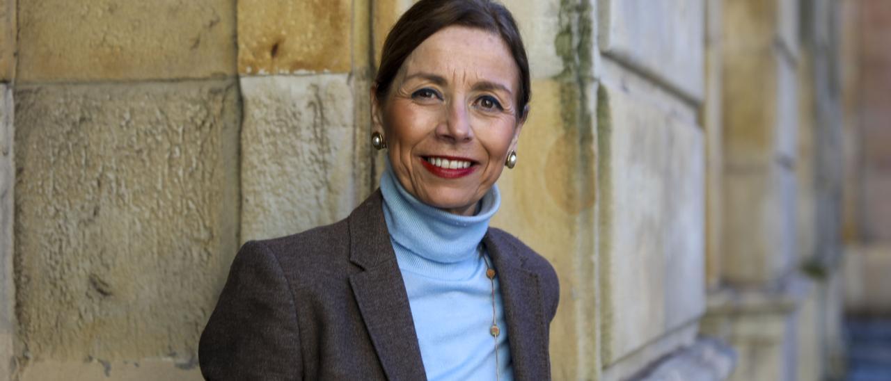 Ángeles Fernández-Ahúja, ayer, en la plaza Mayor.