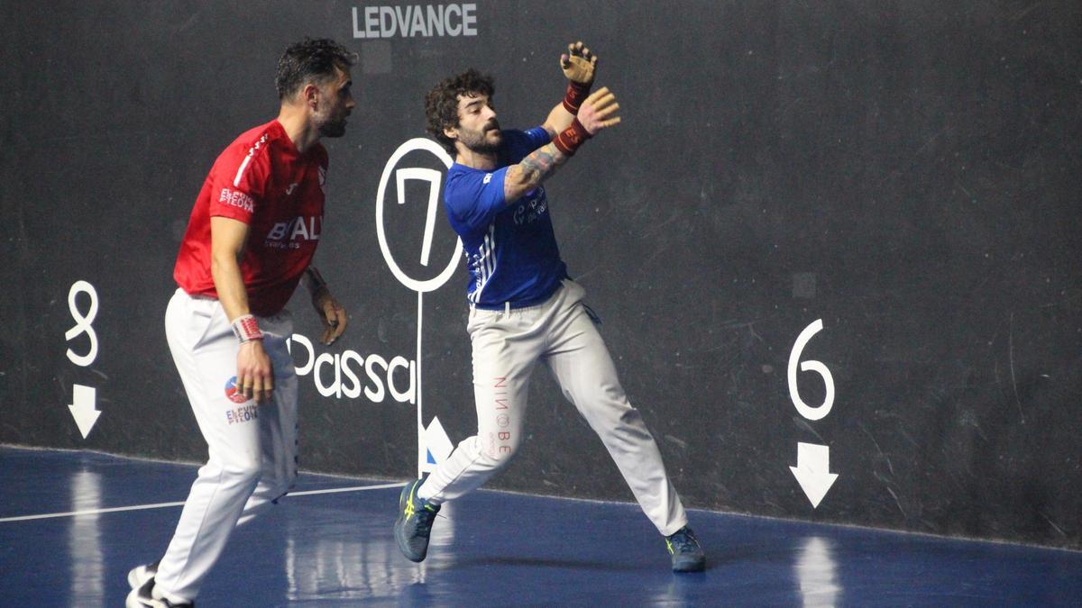 Adrián de Quart es va imposar a Alejandro de Paterna al frontó del Puig.