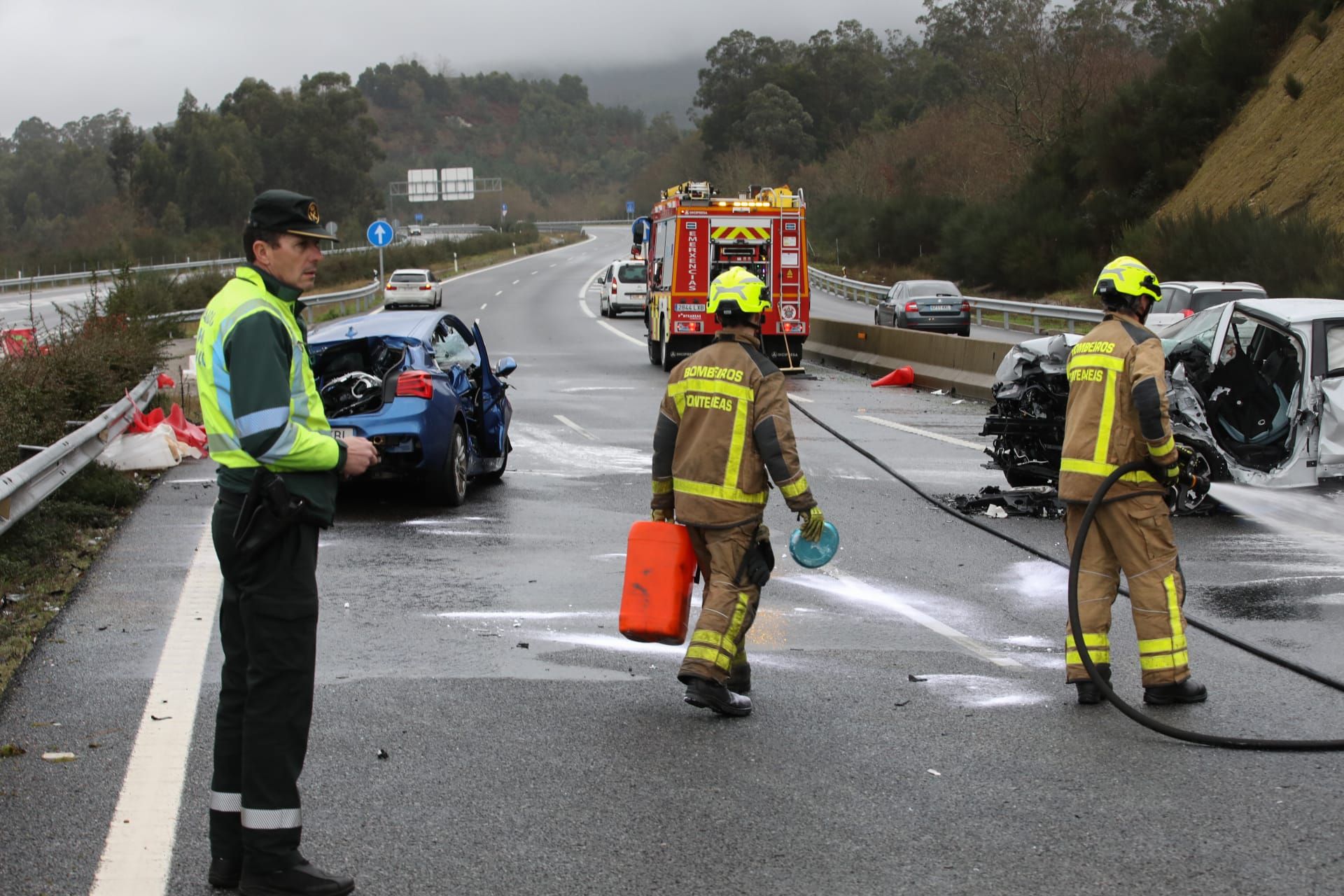 Accidente mortal en Salvaterra: un hombre muere y su mujer e hija resultan heridas graves