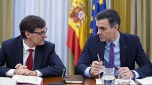 Pedro Sánchez y Salvador Illa, reunidos en la comisión de seguimiento del coronavirus.