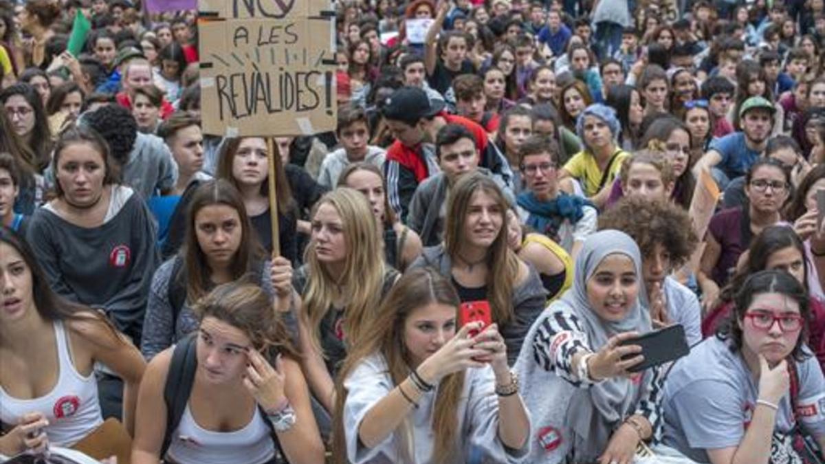 Manifestación de estudiantes contra la LOMCE en Barcelona.