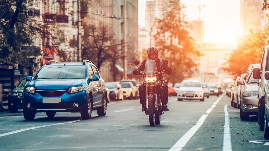 Buenas noticias para los motoristas: ahora podrán ir por este lado de la carretera sin ser multados