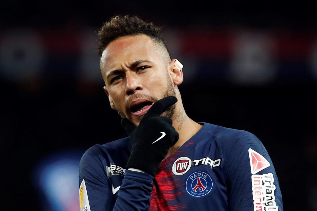 PR01. PARÍS (FRANCE), 09/01/2019.- Neymar del París Saint Germain celebra luego de anotar durante un partido por los cuartos de final de liga francesa hoy, en el estadio Parc des Princes, en París (Francia). EFE/ETIENNE LAURENT