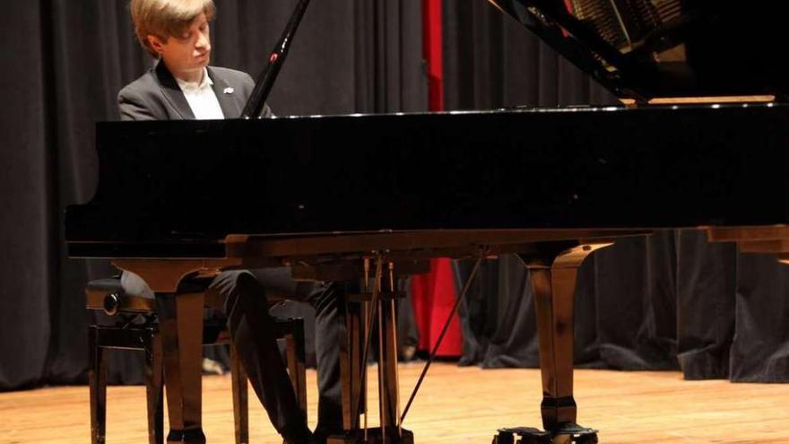 Prisuelos revive el &quot;piano romántico&quot; del maestro gallego Marcial del Adalid