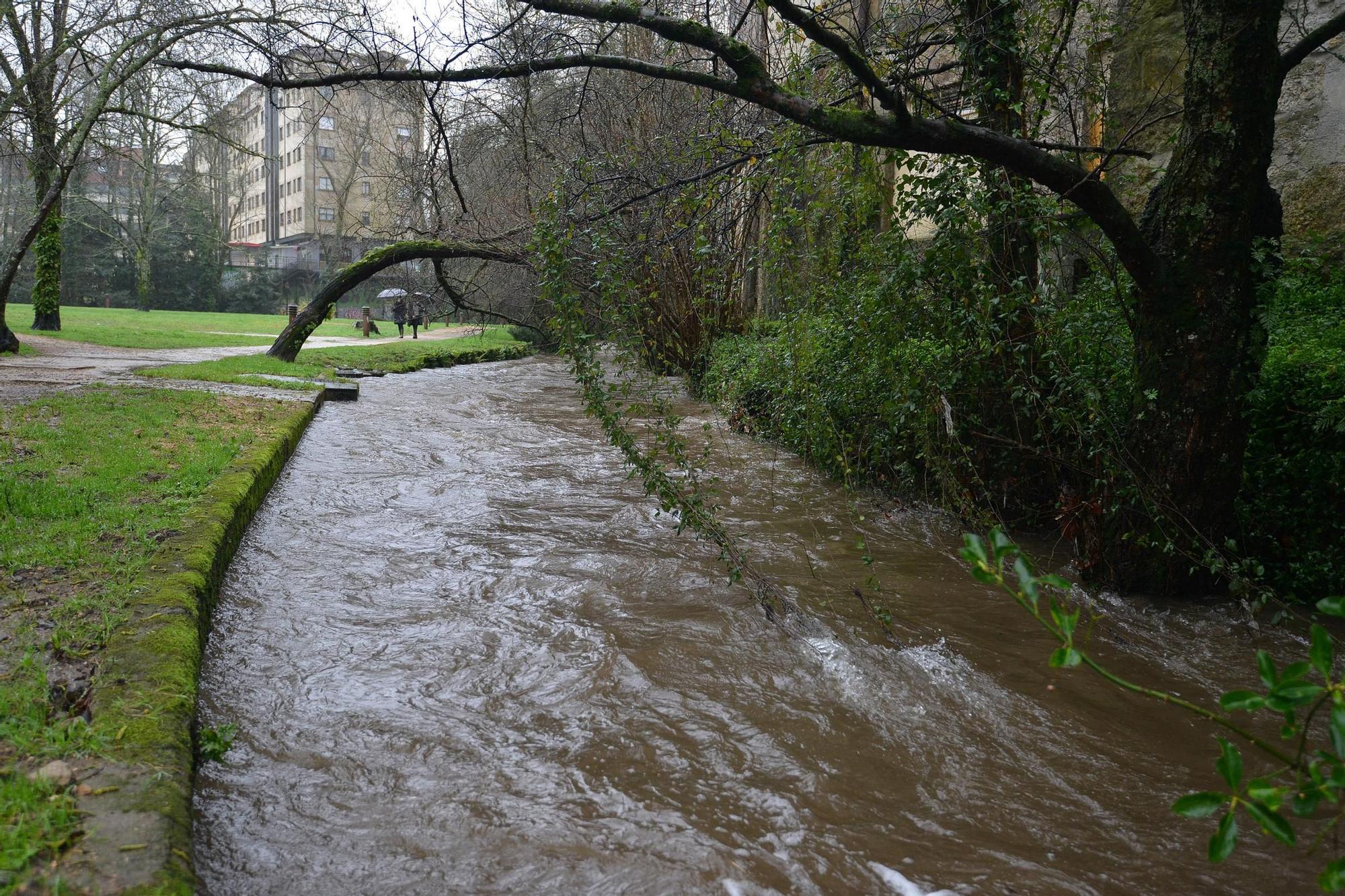 Las intensas lluvias dejan los ríos de Pontevedra con mucho caudal de agua