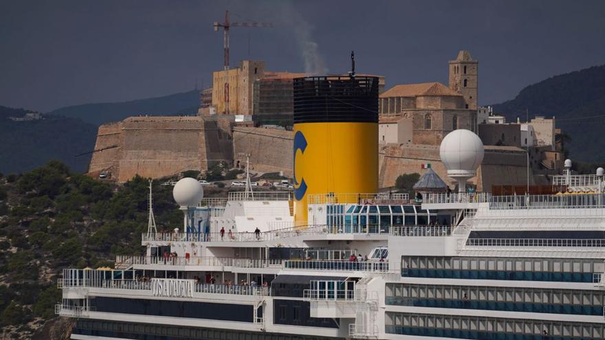 La APB tiene confirmadas 35 escalas de cruceros en Ibiza para el mes de mayo | MARCELO SASTRE