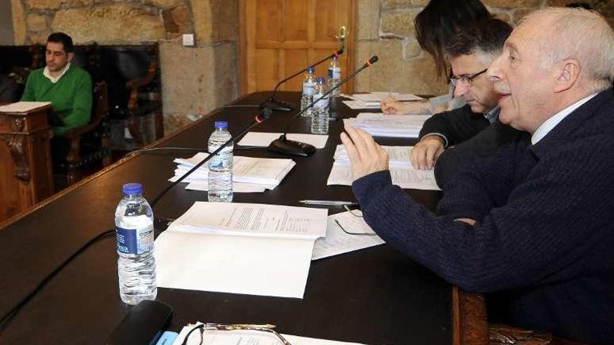 Manuel Quintáns, durante una intervención en un pleno. // Bernabé/J.L.