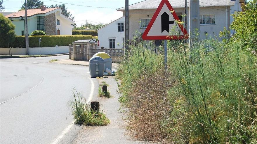 Reproches de la Valedora por los años de tardanza de concellos de As Mariñas en desbrozar fincas