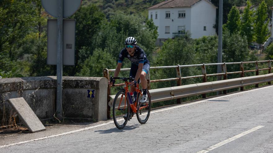 GALERÍA | Vuelta Ciclista a Zamora: Javi Serrano, aún más líder tras la segunda etapa