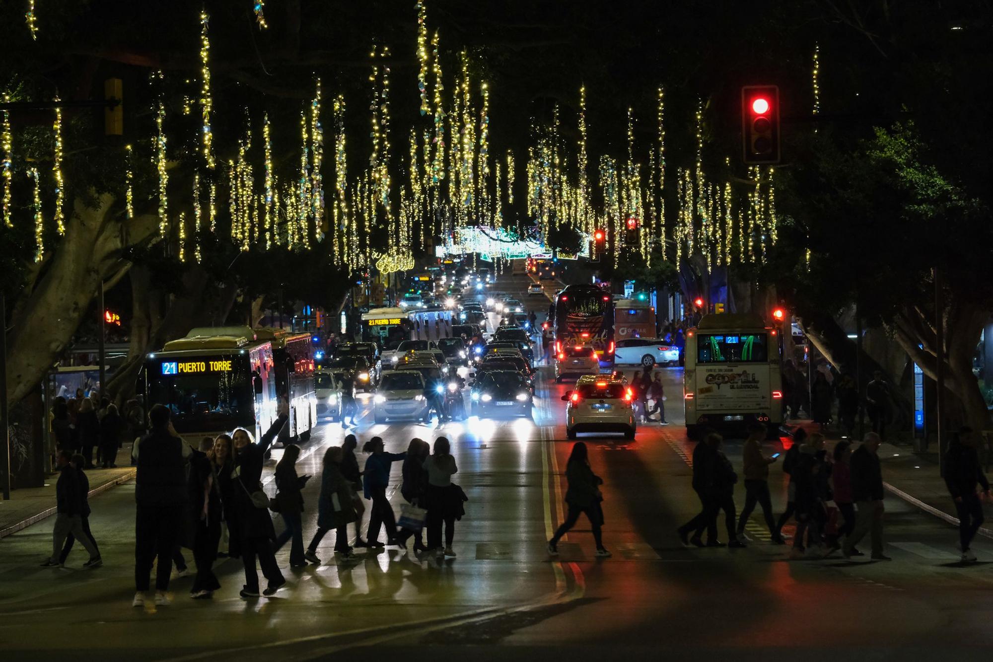 Navidad en Málaga | La calle Larios enciende sus luces de Navidad