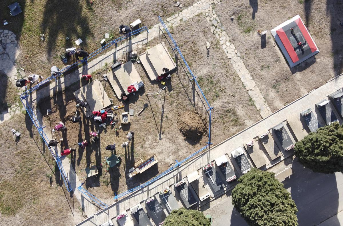 El cementerio de Alicante acoge la primera exhumación de represaliados del franquismo
