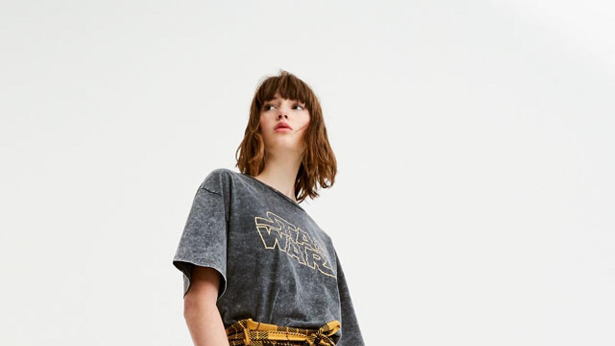 La moda se inspira en Star Wars: camiseta gris de Pull &amp; Bear