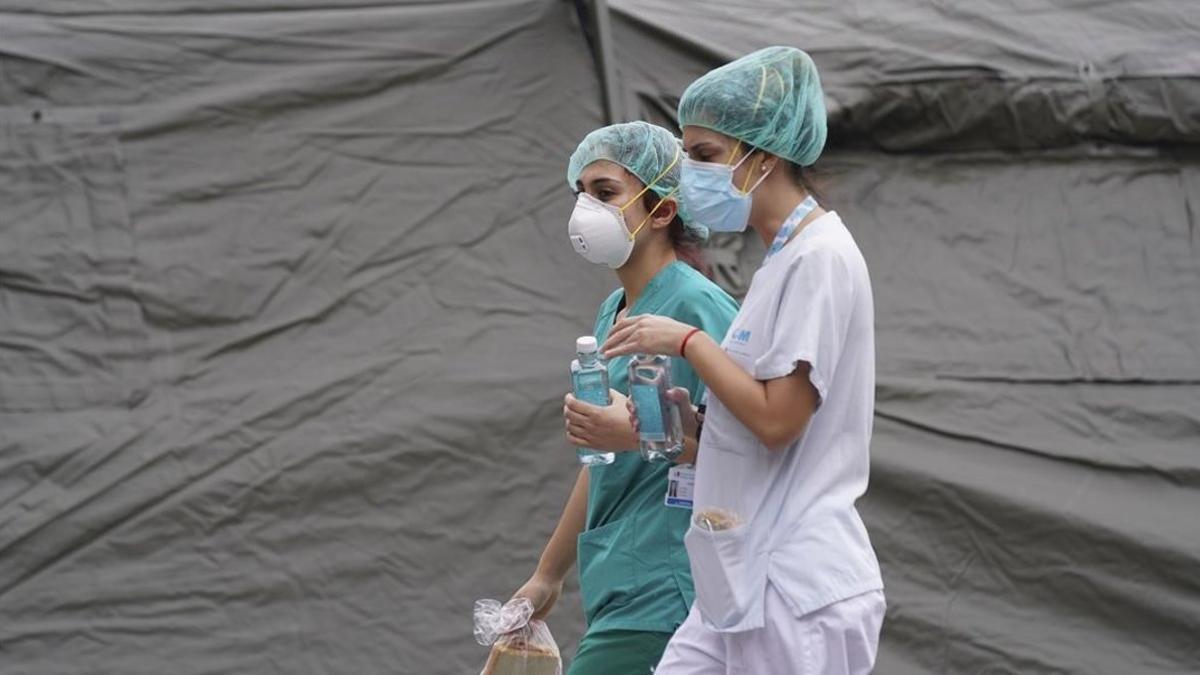 personal sanitario del Gregorio Marañón, en un momento de descanso.