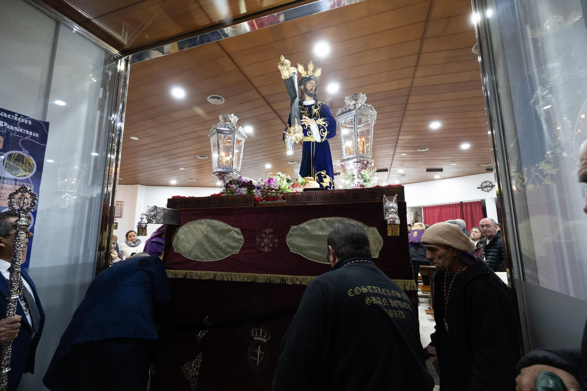 El Jesús del Gran Poder sube a costal a la Catedral