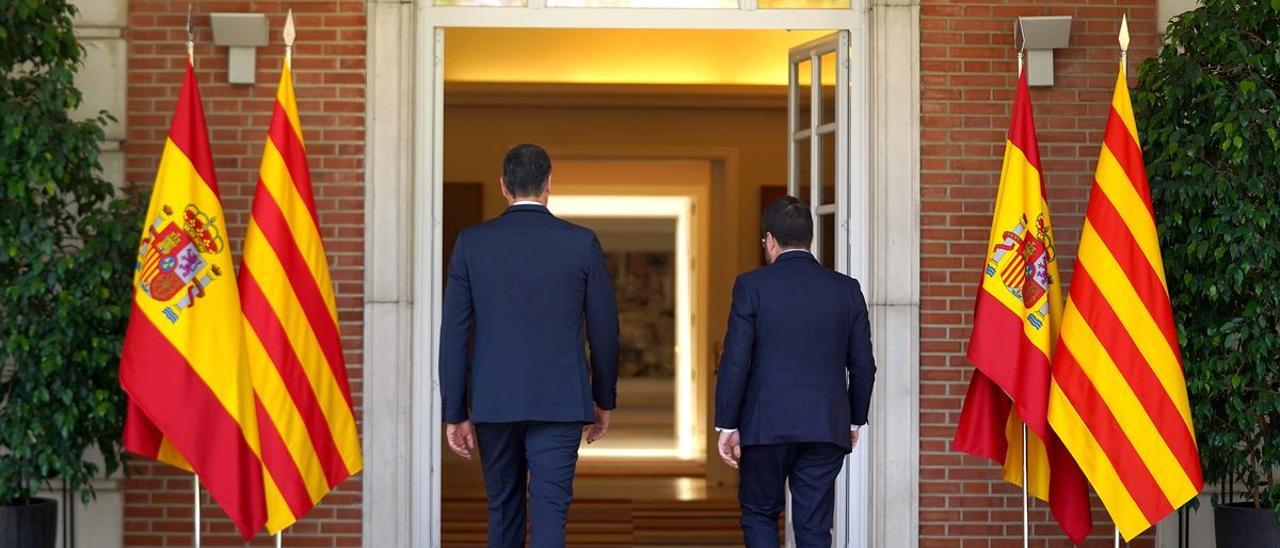 Pedro Sánchez y Pere Aragones durante la reunión que mantuvieron esta mañana en el Palacio de la Moncloa.