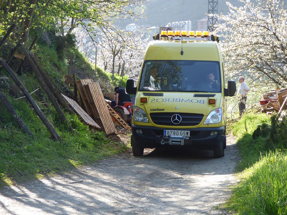 Fallece un hombre en Cangas del Narcea en un accidente de tractor