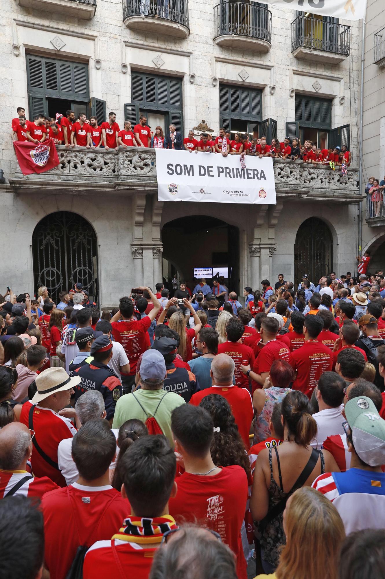 Les millors imatges de la rua de celebració del Girona i el Bàsquet Girona