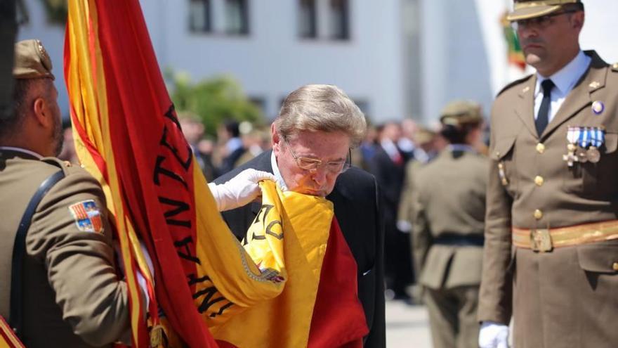 En la imagen el popular Joan Fageda, exalcalde de Palma, participando en una jura de bandera.